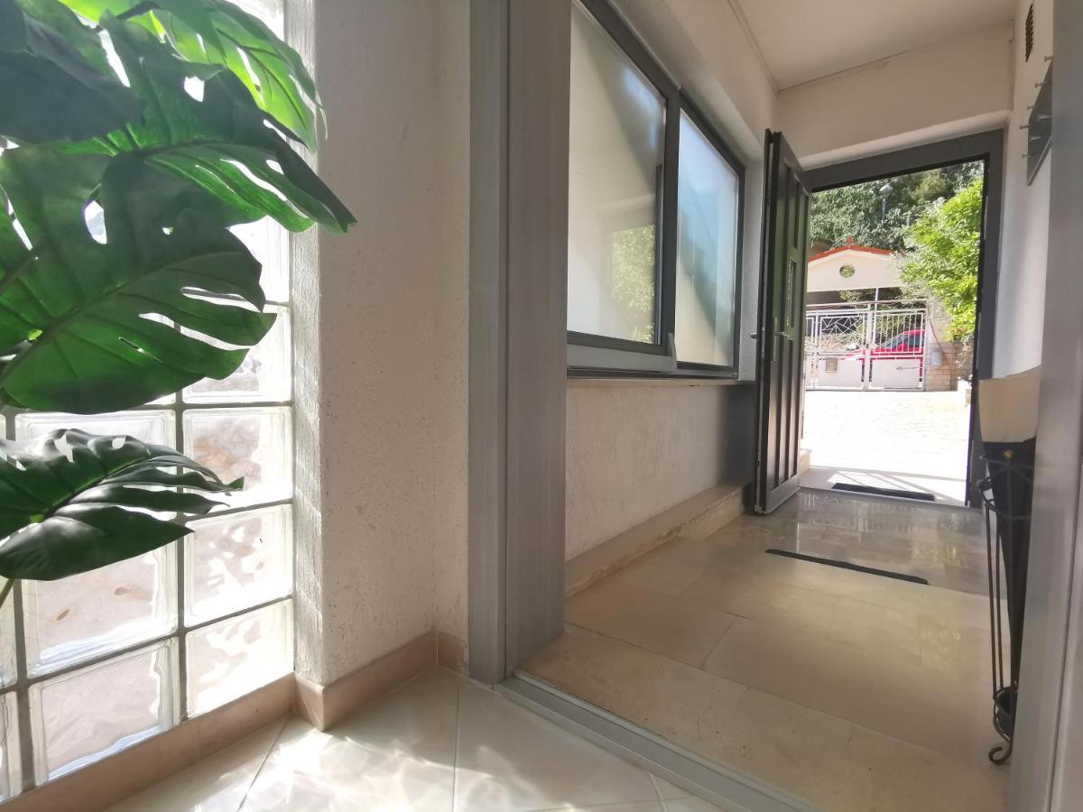 Apartment Pineta With Terrace & Park Wood View Pula Exterior foto